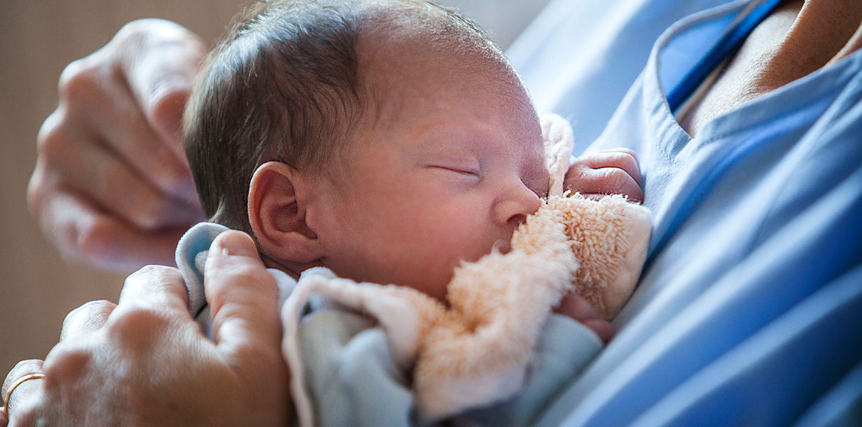 ДНК-тест проверяет новорожденного на 193 заболевания