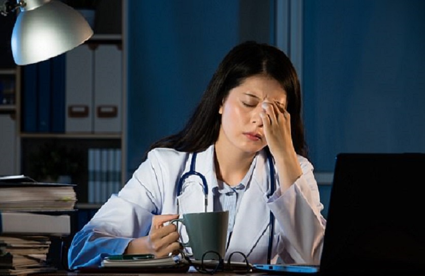 Работа в ночную смену повышает у женщин риск развития рака