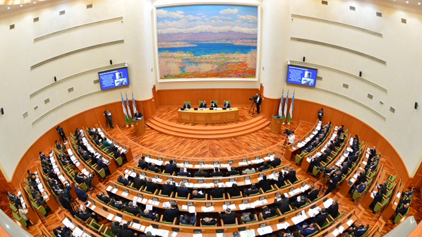 В РУз закон о госзакупках одобрен сенаторами 