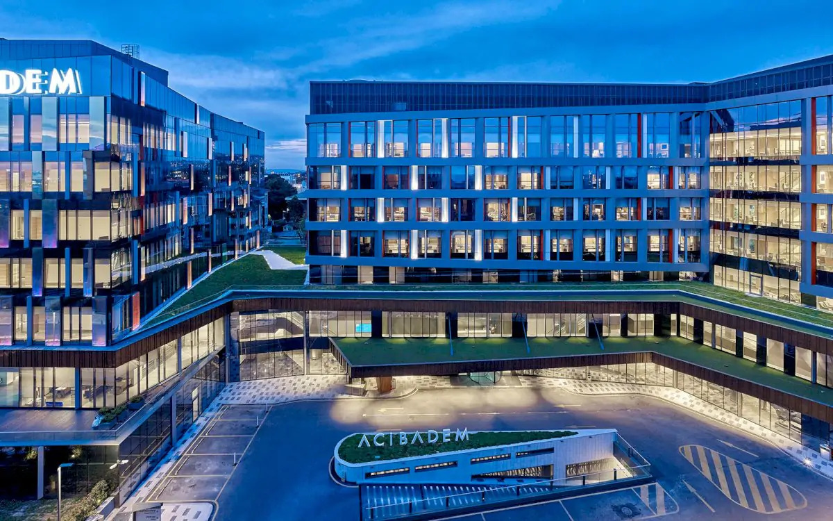 Минздрав договорился об открытии клиники Acibadem в Ташкенте