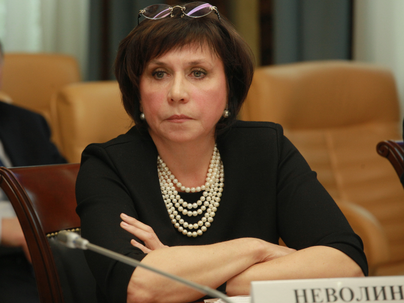 В России: Эксперт: исключение из квалификационного справочника должности директора фарморганизации остановит хаос при проверках аптек 
