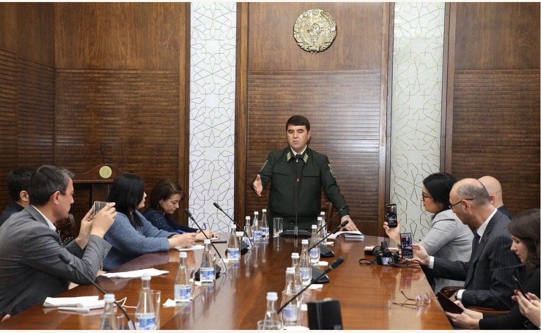 Председатель Госкомэкологии провел диалог с общественностью и прессой