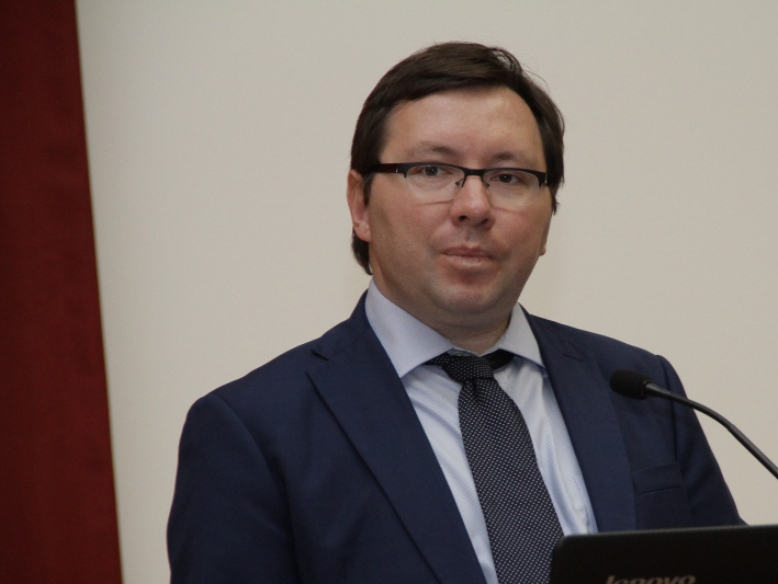 Росздравнадзор поможет новым антибиотикам выйти на рынок и ужесточит их продажу Росздравнадзор поможет новым антибиотикам выйти на рынок и ужесточит их продажу