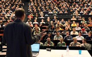 О мерах по дальнейшему совершенствованию системы переподготовки и повышения квалификации руководящих и педагогических кадров высших образовательных учреждений 