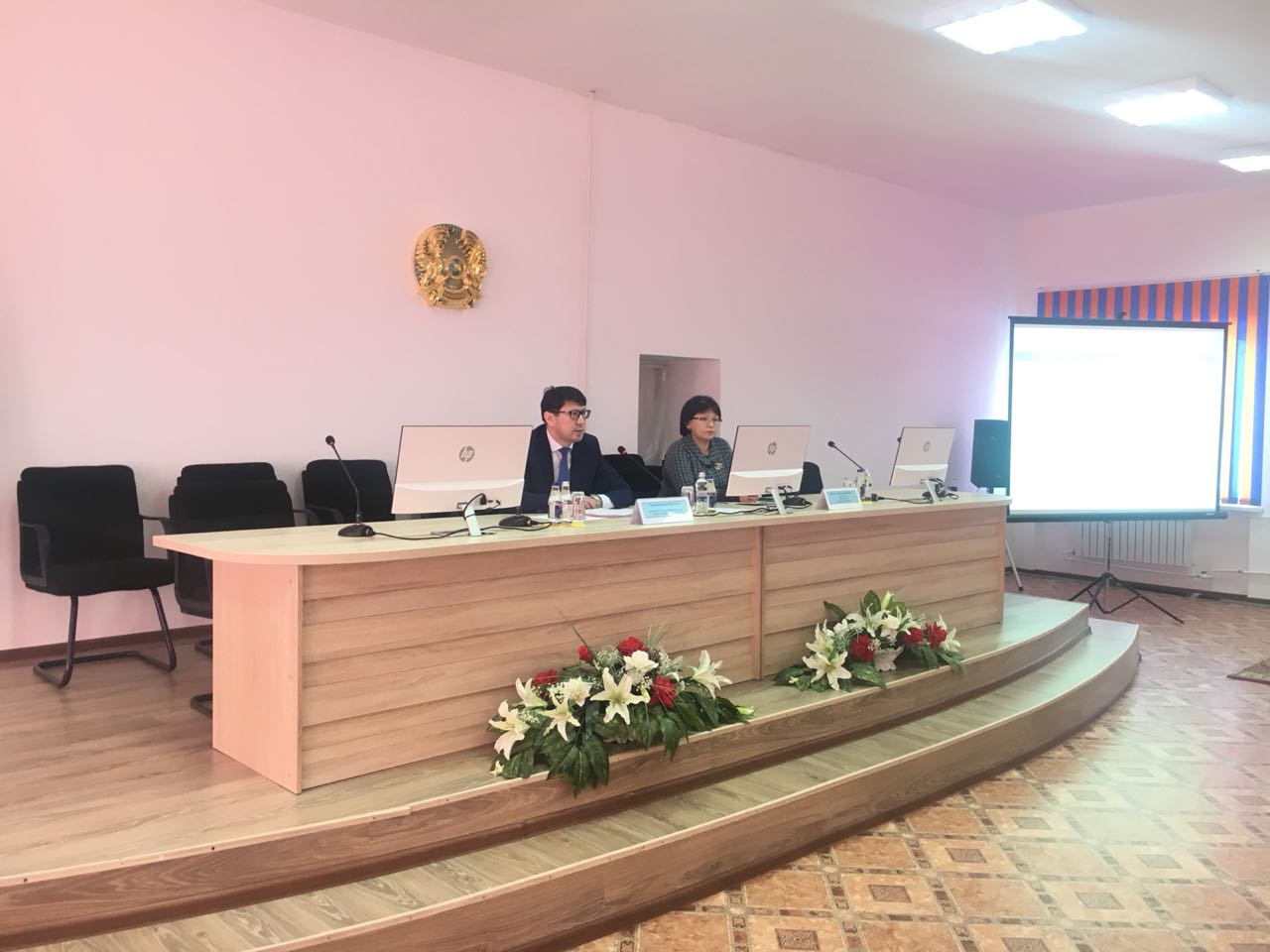 Ответсекретарь МЗ РК Болат Токежанов в рамках РИГ по разъяснению Послания Президента РК встретился с медицинской общественностью Акмолинской области Ответсекретарь МЗ РК Болат Токежанов в рамках РИГ по разъяснению Послания Президента РК встретился с медицинской общественностью Акмолинской области