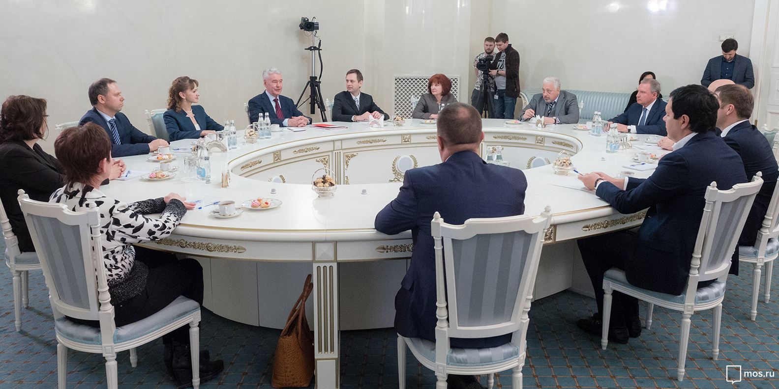 Сергей Собянин встретился с участниками кадрового проекта «Лидер.Мед»