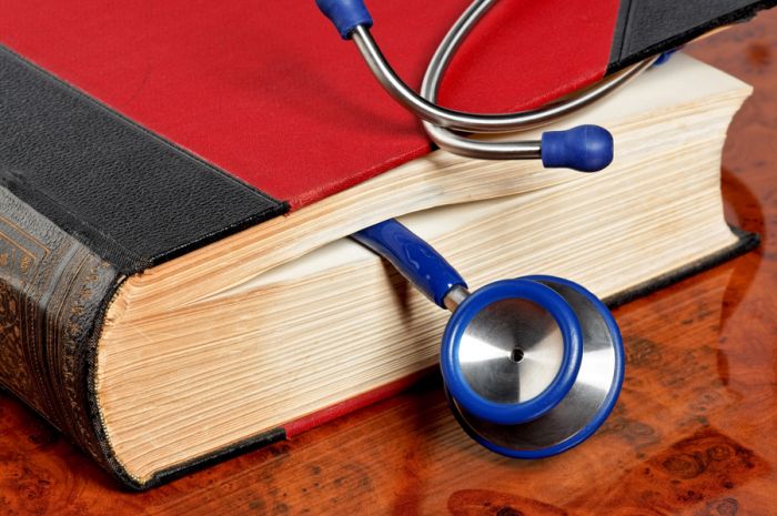 Эксперты: необходимо активно развивать правовую базу в области медицины