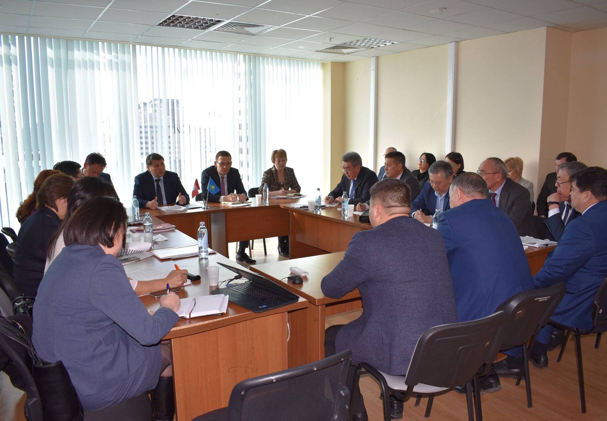 В Национальном центре экспертизы Председатель Комитета охраны общественного здоровья МЗ РК Жандарбек Бекшин провел совещание с директорами филиалов НЦЭ