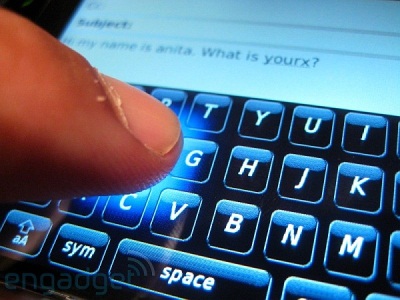 blackberry_storm_hands-on_3 2.jpg