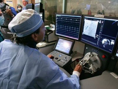 robot-kalp-cerrah 2.jpg