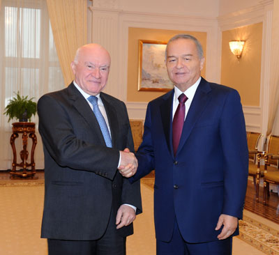 Прием в резиденции Оксарой Прием в резиденции Оксарой