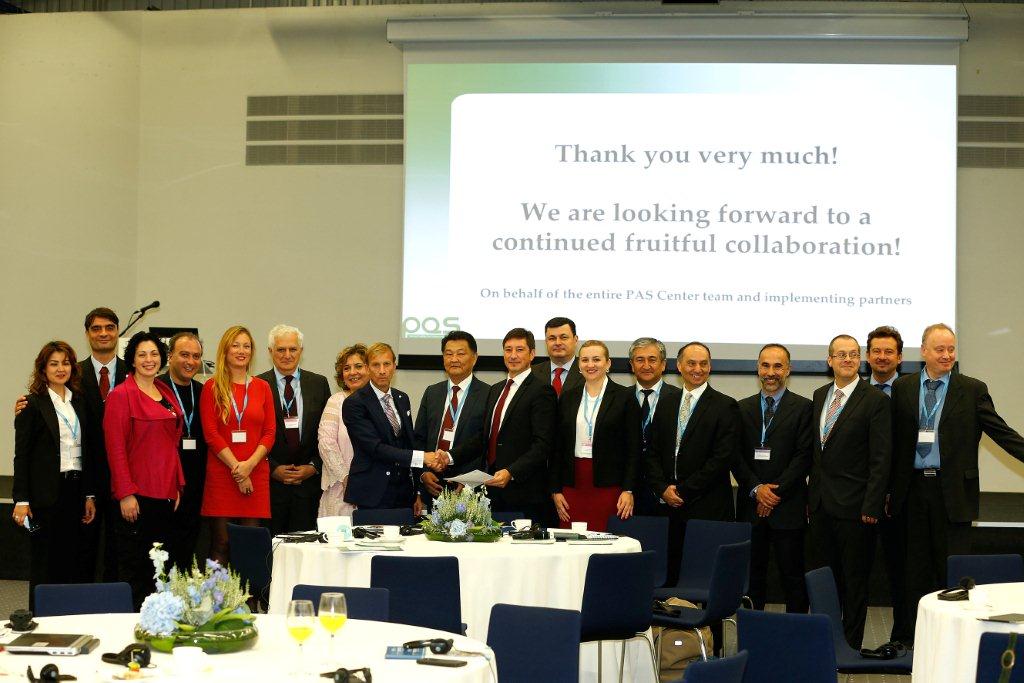 WHO-Global_fund_agreement_WHO_Franz_Henriksen (2).jpg